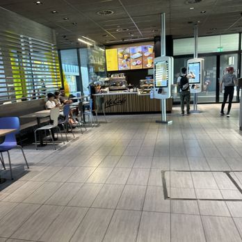 McDonald's - Fast Food Near Me - Bern, BE