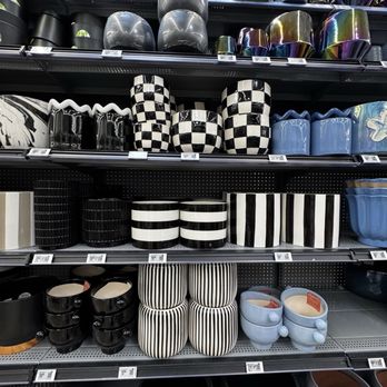 Walmart Supercenter - Flower pots galore. - Grocery Near Me - Tallahassee, Florida Walmart Supercenter - Flower pots galore. - Grocery Near Me - Tallahassee, Florida