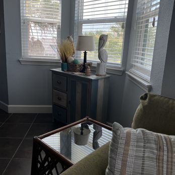 Five Star Vacation Rentals - Bay window overlooking pool - Vacation Rentals Near Me - Rockport, Texas Five Star Vacation Rentals - Bay window overlooking pool - Vacation Rentals Near Me - Rockport, Texas