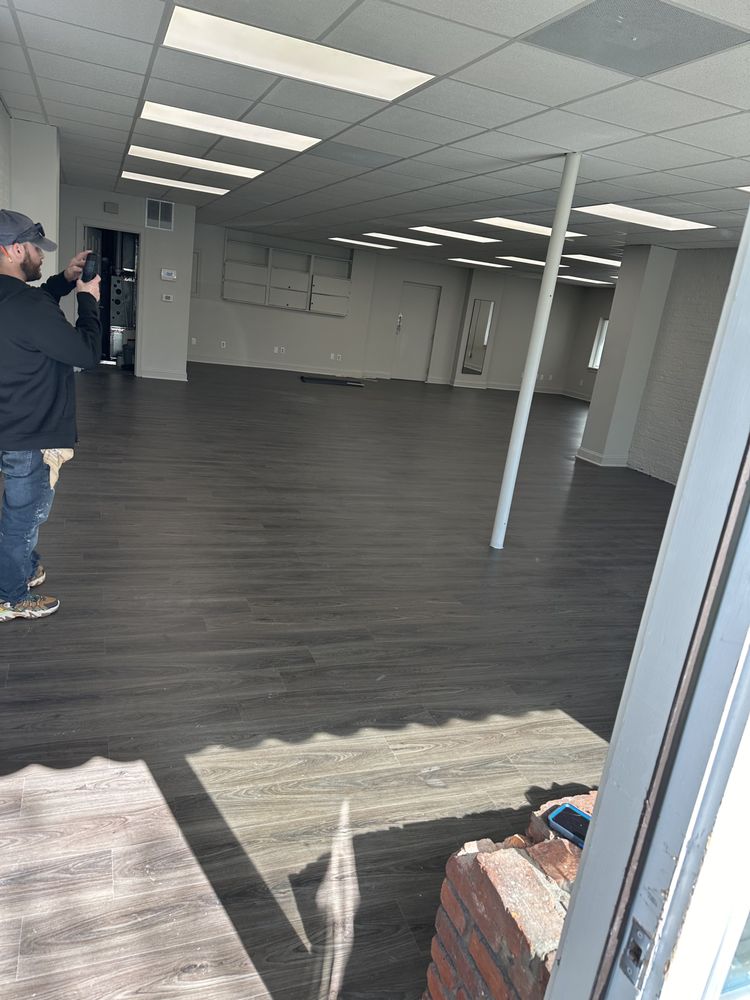 Slide of Sutphins Flooring & More