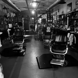 Grumpy's Barbers - Inside