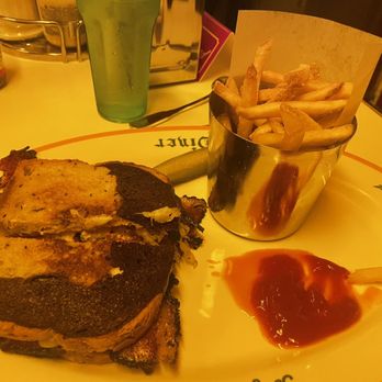 Beginner's Diner - Reuben sandwich and fries - Diners Near Me - San Diego, California Beginner's Diner - Reuben sandwich and fries - Diners Near Me - San Diego, California