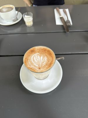 Le Bon by null