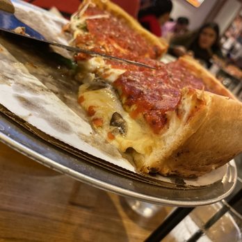 Giordano's - Deep dish chicago! - Pizza Near Me - Chicago, Illinois Giordano's - Deep dish chicago! - Pizza Near Me - Chicago, Illinois