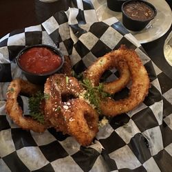 1866 Bar & Grill - Yummy onion rings