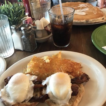 Wild Huckleberry - Traditional eggs Benedict - Breakfast & Brunch Near Me - Wenatchee, Washington