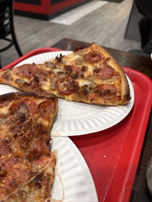 Traditas Pizza by null