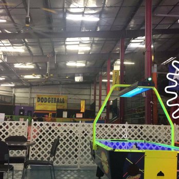 iTrampoline - Entrance to iTrampoline. - Trampoline Parks Near Me - Waipahu, Hawaii