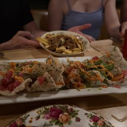 Tuna nachos