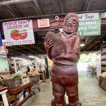 Robert Is Here - Robert statue - Fruits & Veggies Near Me - Homestead, Florida Robert Is Here - Robert statue - Fruits & Veggies Near Me - Homestead, Florida