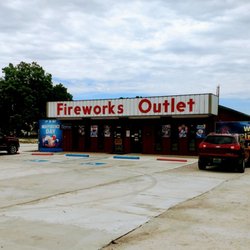 Fireworks Outlet - Fireworks Outlet has only the best products from the best brands! World Class, Black Cat, Big, Showtime and more!
