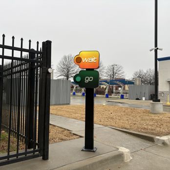 Century Express - wait and go signal lights - Car Wash Near Me - Memphis, Tennessee Century Express - wait and go signal lights - Car Wash Near Me - Memphis, Tennessee
