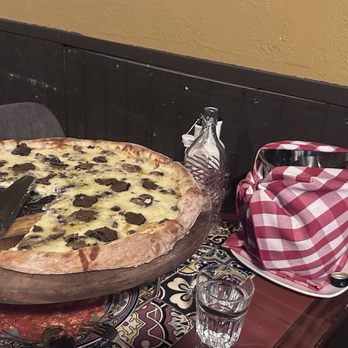 Trattoria Rustica - Tartufaro Pizza, Pinot Grigio - Pizza Near Me - Henderson, Nevada Trattoria Rustica - Tartufaro Pizza, Pinot Grigio - Pizza Near Me - Henderson, Nevada