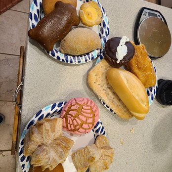 Panaderías Don Goyo - One of everything - Bakeries Near Me - Fort Worth, Texas Panaderías Don Goyo - One of everything - Bakeries Near Me - Fort Worth, Texas