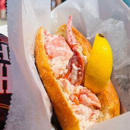 Chilled lobster was good, surprisingly the bread was so tasty! Chilled lobster was good, surprisingly the bread was so tasty!