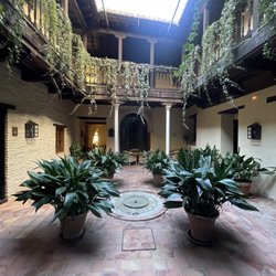 Hotel Palacio De Santa Paula, Autograph Collection - Outside of the room in the 14th century area