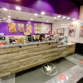 Cinnaholic - the inside of a restaurant - Bakeries Near Me - Naperville, Illinois Cinnaholic - the inside of a restaurant - Bakeries Near Me - Naperville, Illinois