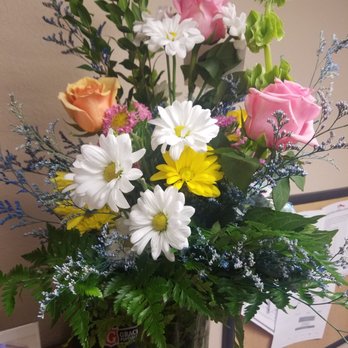 The Paisley Peacock Florist - Beautiful Valentine's/spring bouquet for my mother! - Florists Near Me - Paducah, Kentucky The Paisley Peacock Florist - Beautiful Valentine's/spring bouquet for my mother! - Florists Near Me - Paducah, Kentucky