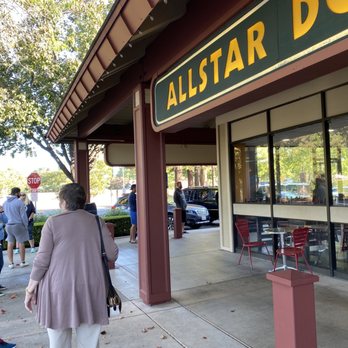 Allstar Donuts - Allstar Dohnuts line. - Donuts Near Me - Walnut Creek, California