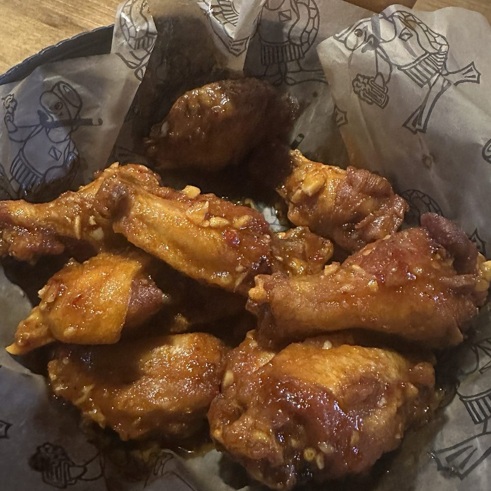 Hot garlic chicken wings Hot garlic chicken wings