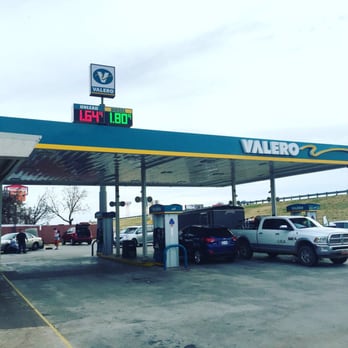 Burk Market and Cafe - Nice clean gas station with friendly staff - Convenience Stores Near Me - Burkburnett, Texas