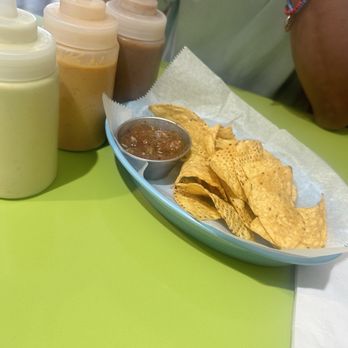 Mi Lindo Maravatio - Chips & salsa. - Mexican Near Me - Chicago, Illinois Mi Lindo Maravatio - Chips & salsa. - Mexican Near Me - Chicago, Illinois