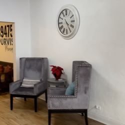 The Shoppe - Seating for two