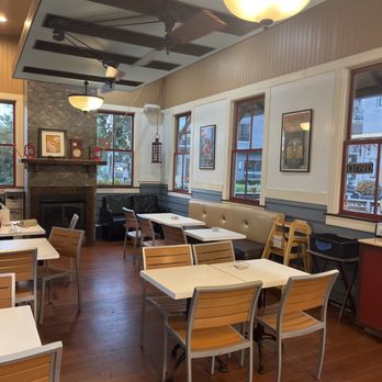 Brics - Dining area - Ice Cream & Frozen Yogurt Near Me - Indianapolis, Indiana