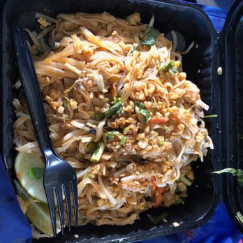 Thai Mee Up - Chicken pad thai - Food Trucks Near Me - Kahului, Hawaii Thai Mee Up - Chicken pad thai - Food Trucks Near Me - Kahului, Hawaii