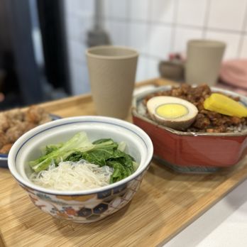 Gulp - Braised pork over rice - Taiwanese Near Me - Long Island City, New York Gulp - Braised pork over rice - Taiwanese Near Me - Long Island City, New York