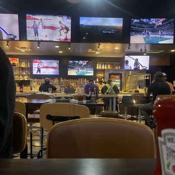Buffalo Wild Wings - American Near Me - Jefferson, Louisiana