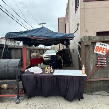 Drew’s Barbecue - Outside - Barbeque Near Me - San Francisco, California