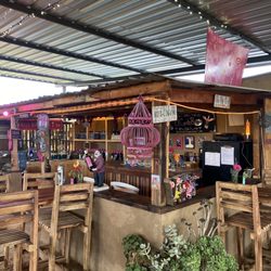 El Corcho Rosa - Great place to stop and have some great wine with friends!