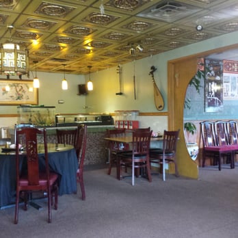 China Queen - Smaller of the two dining areas. - Chinese Near Me - Bloomsburg, Pennsylvania China Queen - Smaller of the two dining areas. - Chinese Near Me - Bloomsburg, Pennsylvania