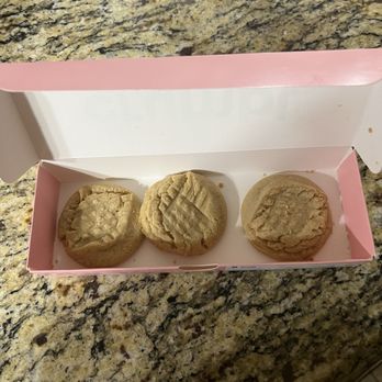 Crumbl - Westover Village - Peanut butter cookies - Bakeries Near Me - Fort Worth, Texas Crumbl - Westover Village - Peanut butter cookies - Bakeries Near Me - Fort Worth, Texas
