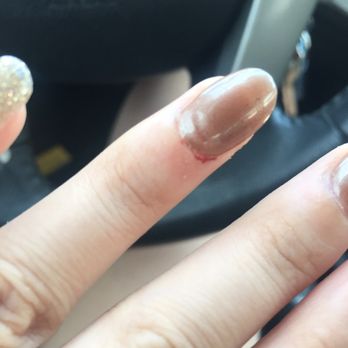 Skyller Nails and Spa - To the fucking careless lady who cut into my skin and talked shit about me acting like I don't understand Vietnamese. Smh - Nail Salons Near Me - Riverside, California