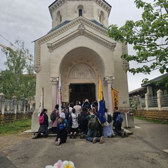 Sanctuaire d'Ars - Young pilgrims in prayer... - Churches Near Me - Ars-Sur-Formans, 01