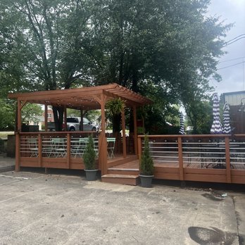 Succotash Southern and Creole Kitchen - Outdoor seating - Southern Near Me - Durham, North Carolina