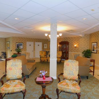 The Pointe at Eastgate - Retirement Homes Near Me - Algonquin, Illinois The Pointe at Eastgate - Retirement Homes Near Me - Algonquin, Illinois