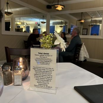 Villa Paul Restaurant - Interior Dining Room - Italian Near Me - Hampton Bays, New York
