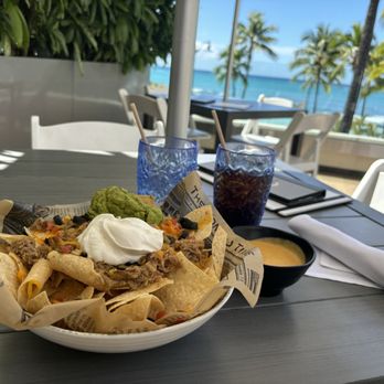 Queensbreak Restaurant - Nachos with kalua pork - New American Near Me - Honolulu, Hawaii