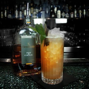 The Light Lounge - Cocktail Bars Near Me - London, XGL The Light Lounge - Cocktail Bars Near Me - London, XGL
