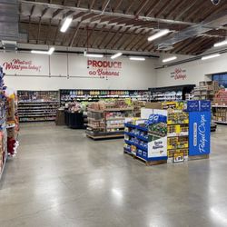 Grocery Outlet - Clean and organized produce area @ Grocery Outlet.