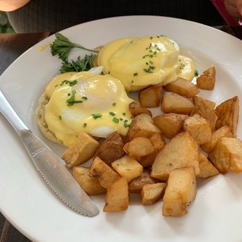 Broderick - Eggs Benedict - Burgers Near Me - Walnut Creek, California
