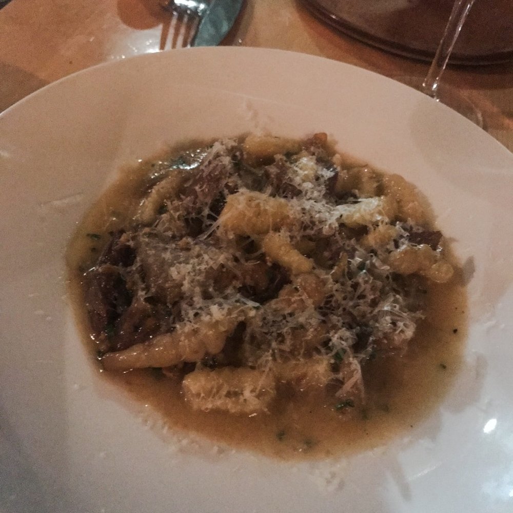 Hoogan et Beaufort - Pasta Dish - Canadian (New) Near Me - Montreal, Quebec Hoogan et Beaufort - Pasta Dish - Canadian (New) Near Me - Montreal, Quebec