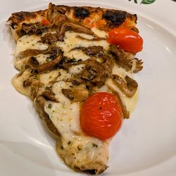 Raízes Restaurante e Pizzaria - Mushroom pizza