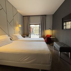 Hotel NH Collection León Plaza Mayor - Room 108, Plaza Mayor balcony