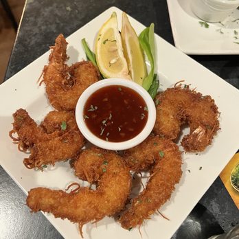 Stir Cocktails & Kitchen - Cocktail Bars Near Me - Bakersfield, California