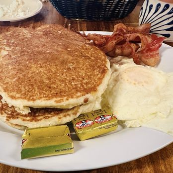 La Cocina de Doña Esthela - Hotcakes de elote - Mexican Near Me - Valle de Guadalupe, BCN