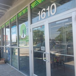 Dollar Tree - Dirty glass windows!
